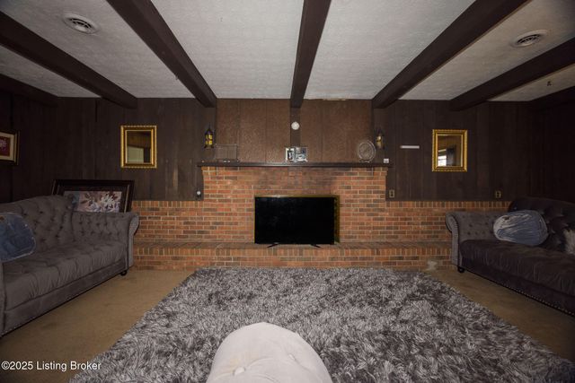 6409 Lower Hunters, Louisville, KY 40258