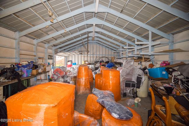 6409 Lower Hunters, Louisville, KY 40258