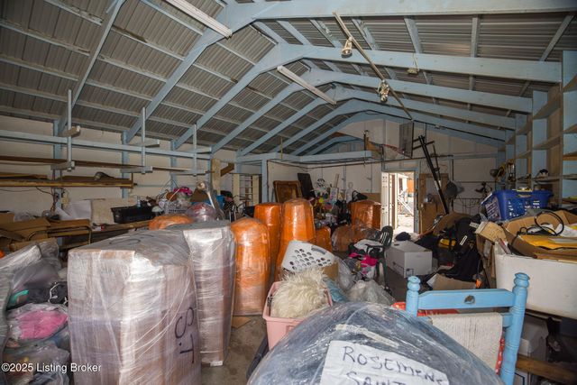 6409 Lower Hunters, Louisville, KY 40258