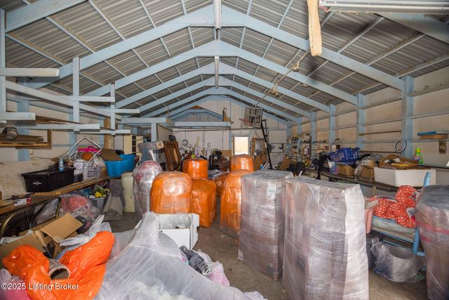 6409 Lower Hunters, Louisville, KY 40258