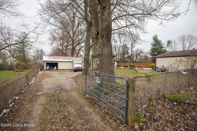 6409 Lower Hunters, Louisville, KY 40258