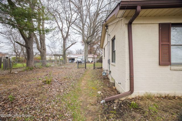 6409 Lower Hunters, Louisville, KY 40258