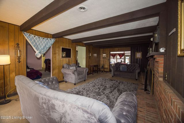 6409 Lower Hunters, Louisville, KY 40258