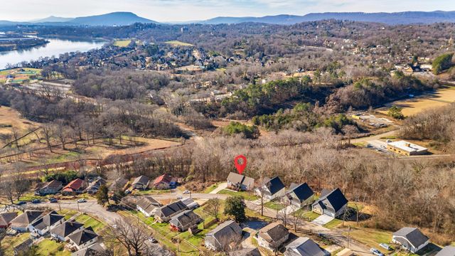 3359 Northrop Street, Lupton City, TN 37351