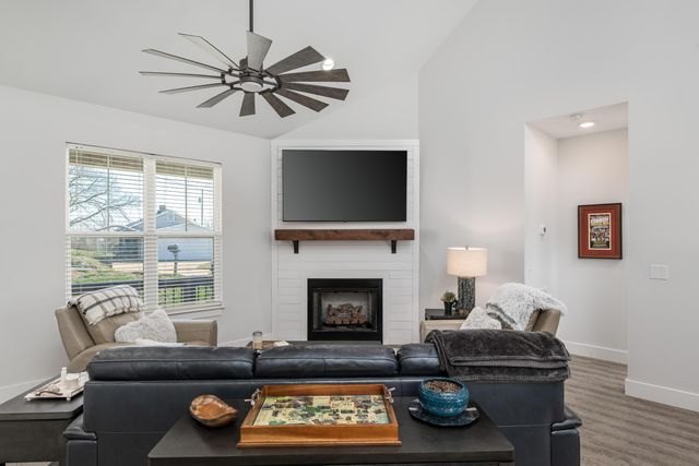 3359 Northrop Street, Lupton City, TN 37351