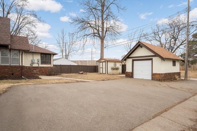 4100 Vera Cruz Avenue N, Robbinsdale, MN 55422