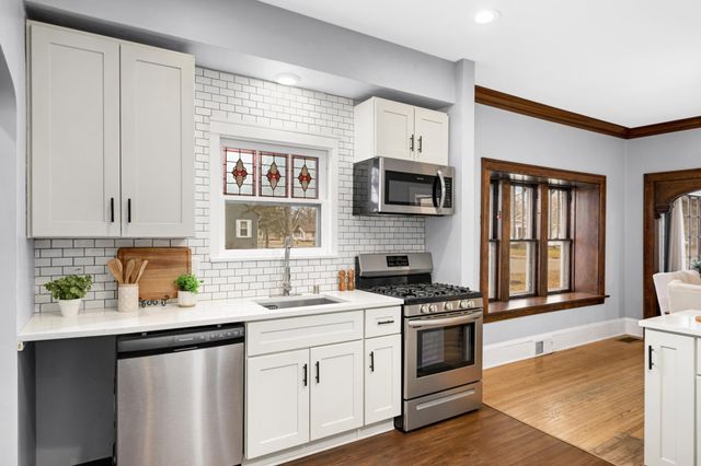 4100 Vera Cruz Avenue N, Robbinsdale, MN 55422