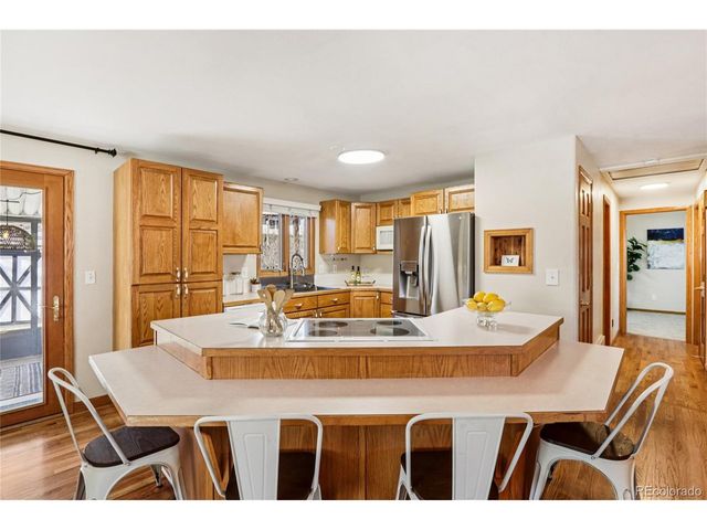 1825 S Saulsbury Ct, Lakewood, CO 80232