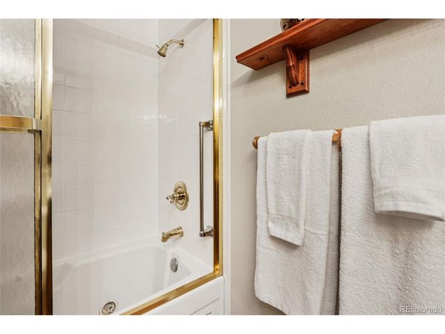 1825 S Saulsbury Ct, Lakewood, CO 80232