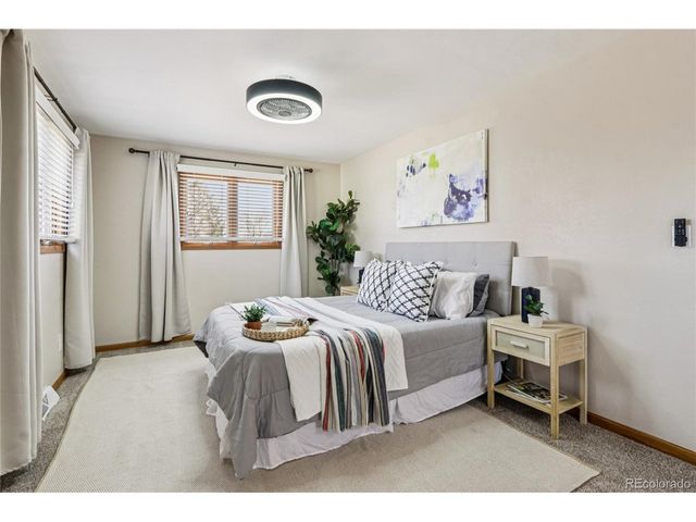 1825 S Saulsbury Ct, Lakewood, CO 80232