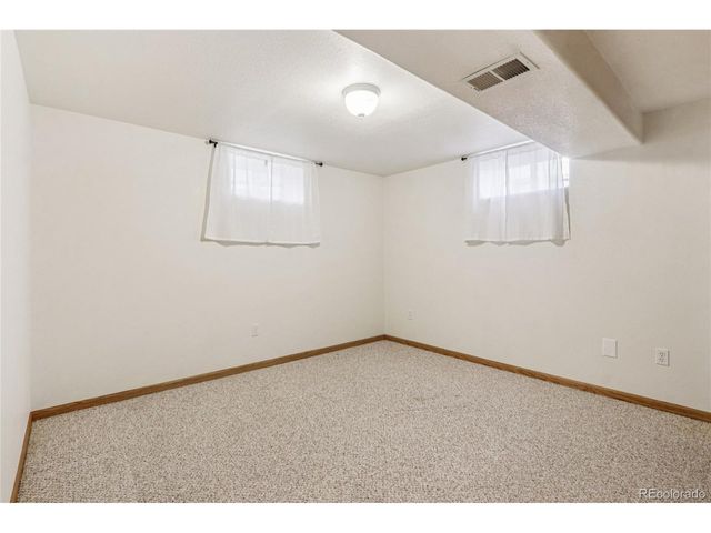 1825 S Saulsbury Ct, Lakewood, CO 80232