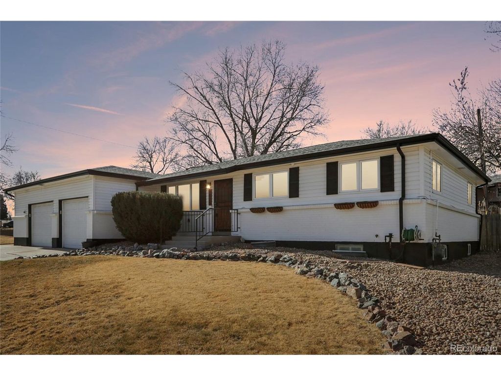 1825 S Saulsbury Ct, Lakewood, CO 80232