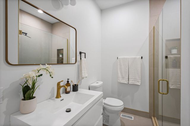 433 E 46th Place, Chicago, IL 60653