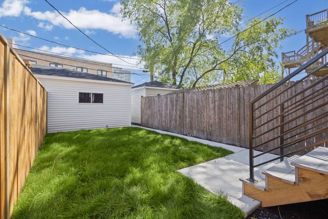 433 E 46th Place, Chicago, IL 60653