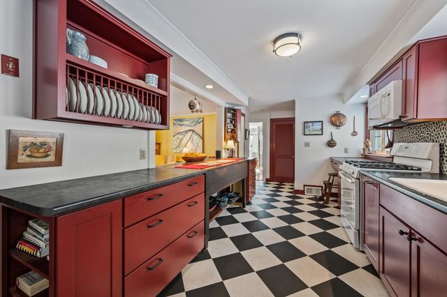 32 Mt Surprise Road, Bartlett, NH 03812