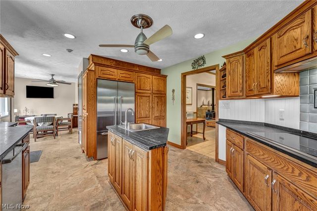 6569 Milhaven Avenue NW, Canal Fulton, OH 44614