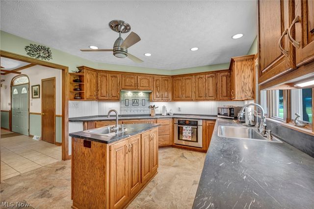 6569 Milhaven Avenue NW, Canal Fulton, OH 44614