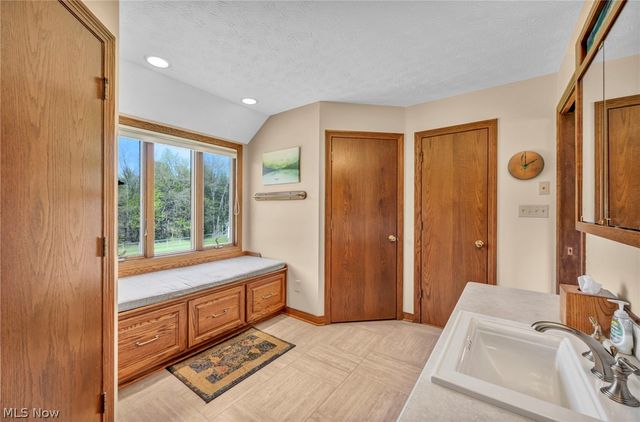 6569 Milhaven Avenue NW, Canal Fulton, OH 44614