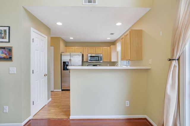 423 W Oaks Trail, Woodstock, GA 30188