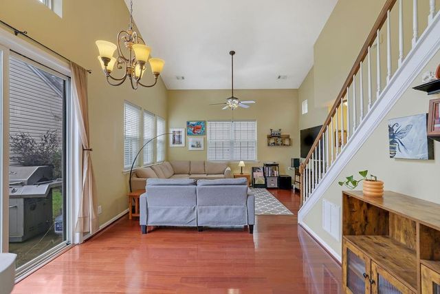 423 W Oaks Trail, Woodstock, GA 30188