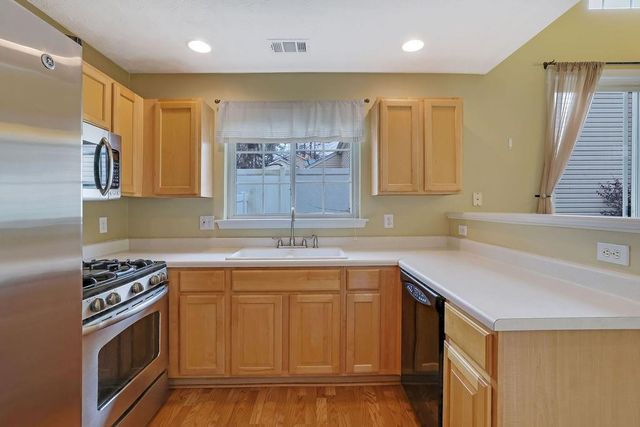 423 W Oaks Trail, Woodstock, GA 30188