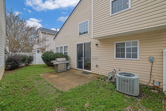 423 W Oaks Trail, Woodstock, GA 30188