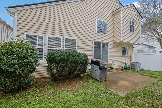 423 W Oaks Trail, Woodstock, GA 30188