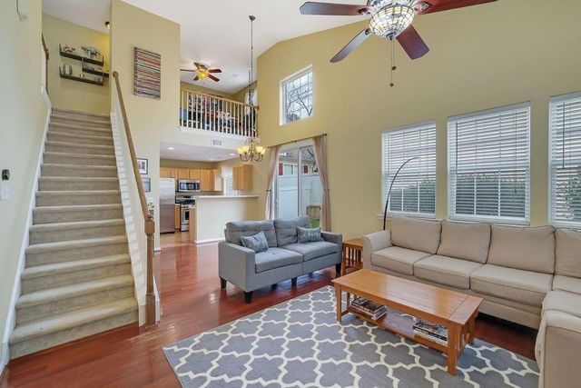 423 W Oaks Trail, Woodstock, GA 30188