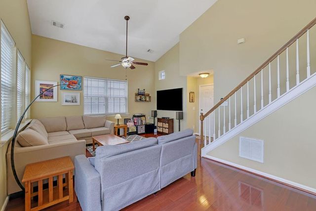 423 W Oaks Trail, Woodstock, GA 30188