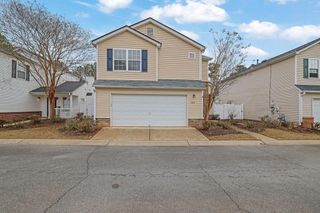 423 W Oaks Trail, Woodstock, GA 30188