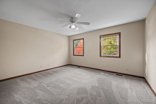 231 N Cambridge Drive, Geneva, IL 60134