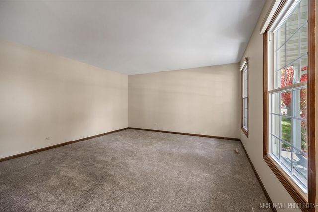 231 N Cambridge Drive, Geneva, IL 60134