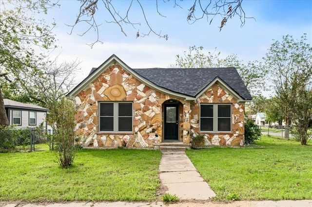 419 N Doak ST, Taylor, TX 76574