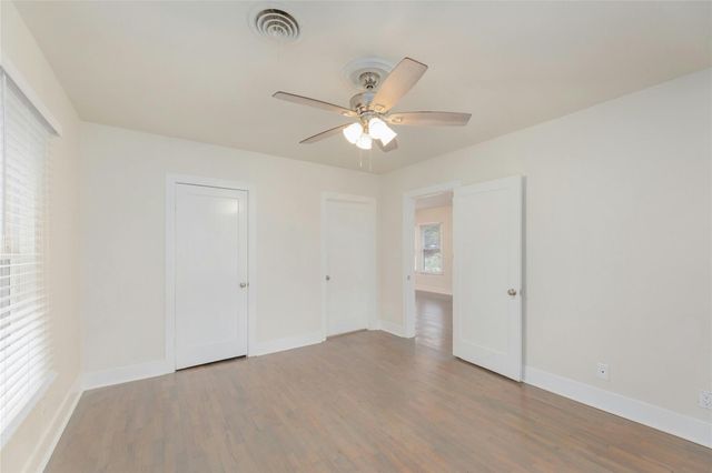 419 N Doak ST, Taylor, TX 76574