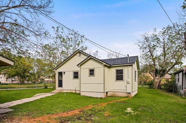 419 N Doak ST, Taylor, TX 76574