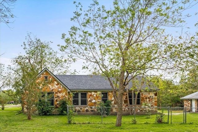419 N Doak ST, Taylor, TX 76574