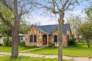 419 N Doak ST, Taylor, TX 76574