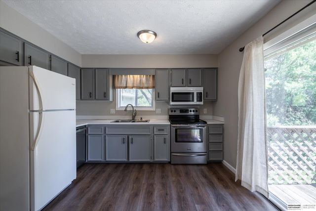 2319 N 189th Circle, Elkhorn, NE 68022