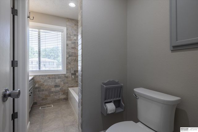 2319 N 189th Circle, Elkhorn, NE 68022