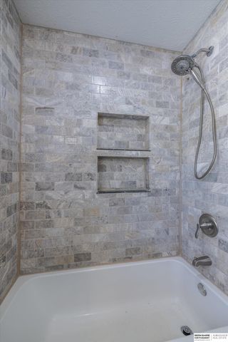 2319 N 189th Circle, Elkhorn, NE 68022