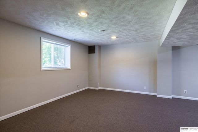 2319 N 189th Circle, Elkhorn, NE 68022