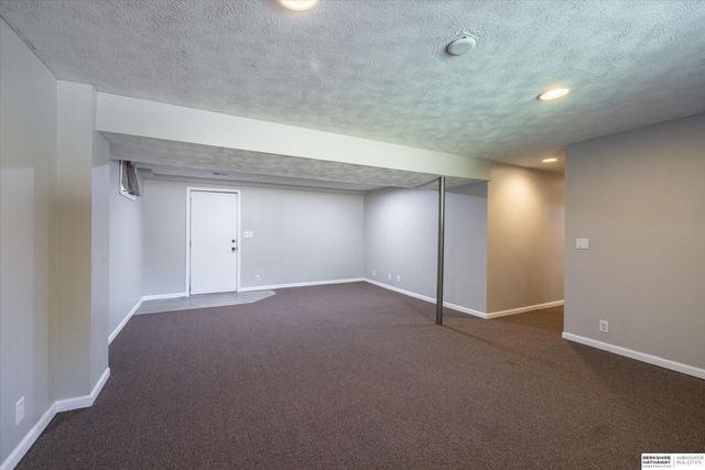 2319 N 189th Circle, Elkhorn, NE 68022