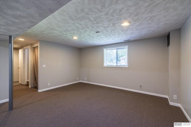 2319 N 189th Circle, Elkhorn, NE 68022