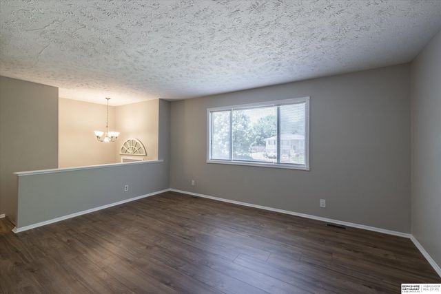 2319 N 189th Circle, Elkhorn, NE 68022