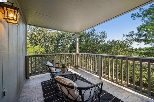 471 Ridgeview Dr, Pleasant Hill, CA 94523