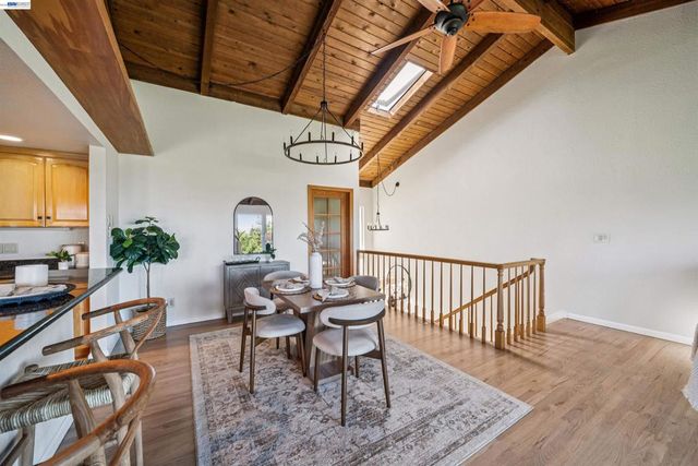 471 Ridgeview Dr, Pleasant Hill, CA 94523