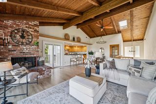 471 Ridgeview Dr, Pleasant Hill, CA 94523