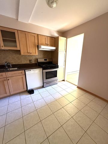 10373 Dearlove Road 304, Glenview, IL 60025