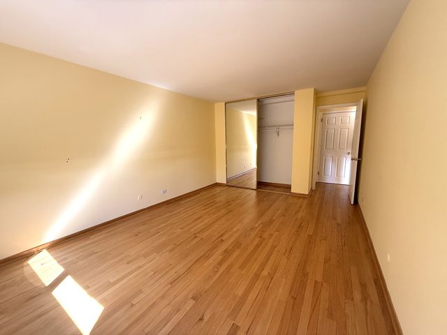 10373 Dearlove Road 304, Glenview, IL 60025