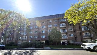 10373 Dearlove Road 304, Glenview, IL 60025